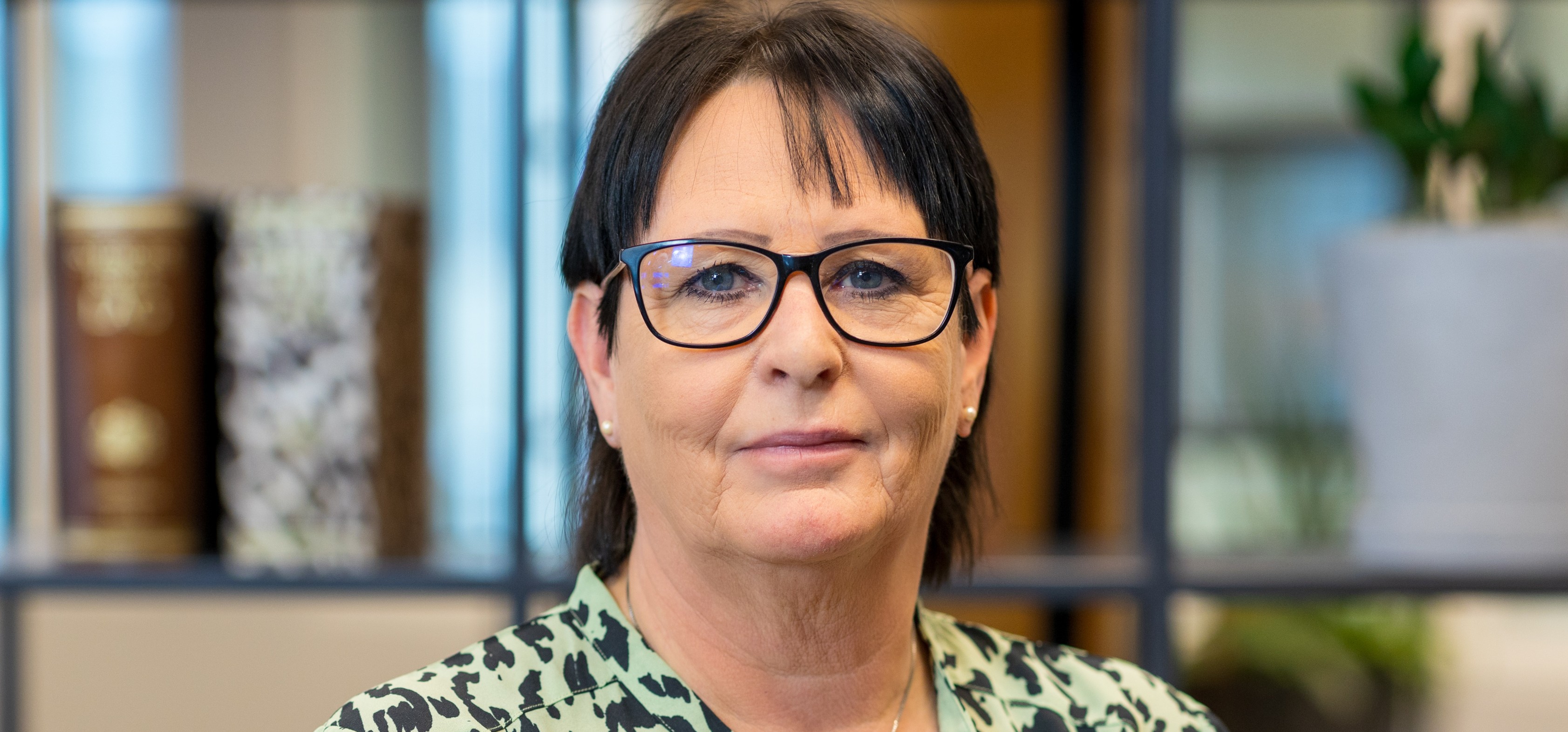 Skillnad Mellan Jurist Och Advokat