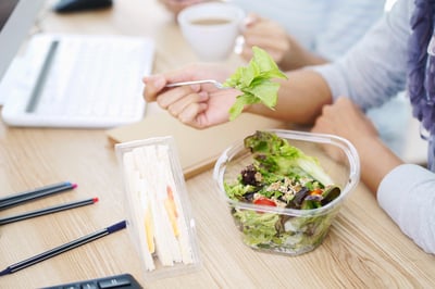 Arbetsskada i det flexibla arbetslivet – när är lunchen en del av arbetet?