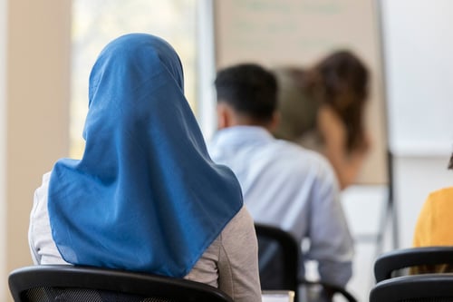 EU-domstolen: Ok med slöjförbud för kommunanställda – "religionsfrihetens gränser lär testas”