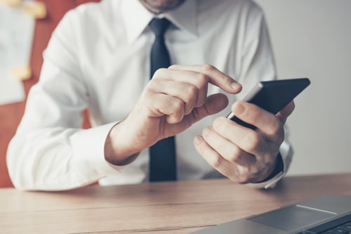 Bankman döms för rasistiska SMS efter misslyckad jobbintervju